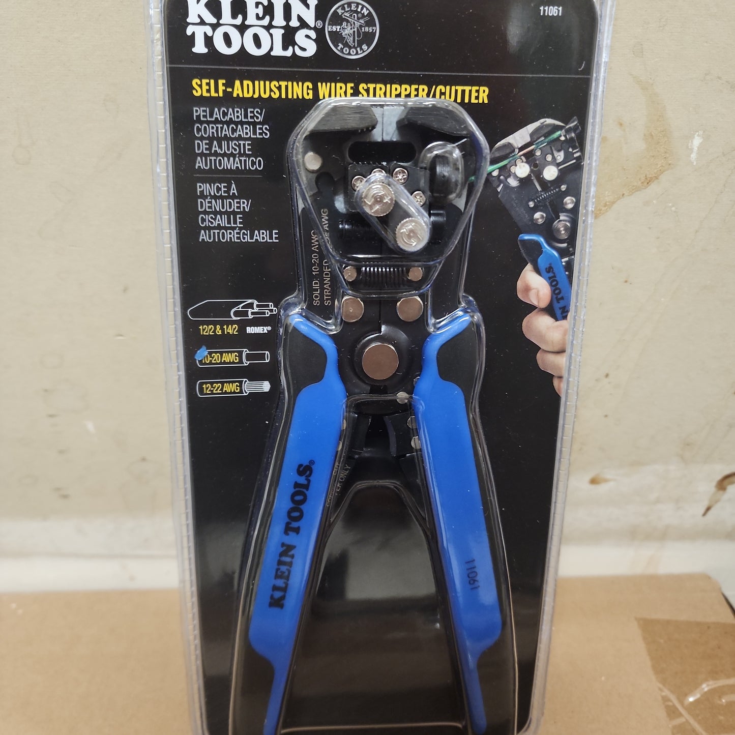 Klein tools Self adjusting wire stripper/cutter